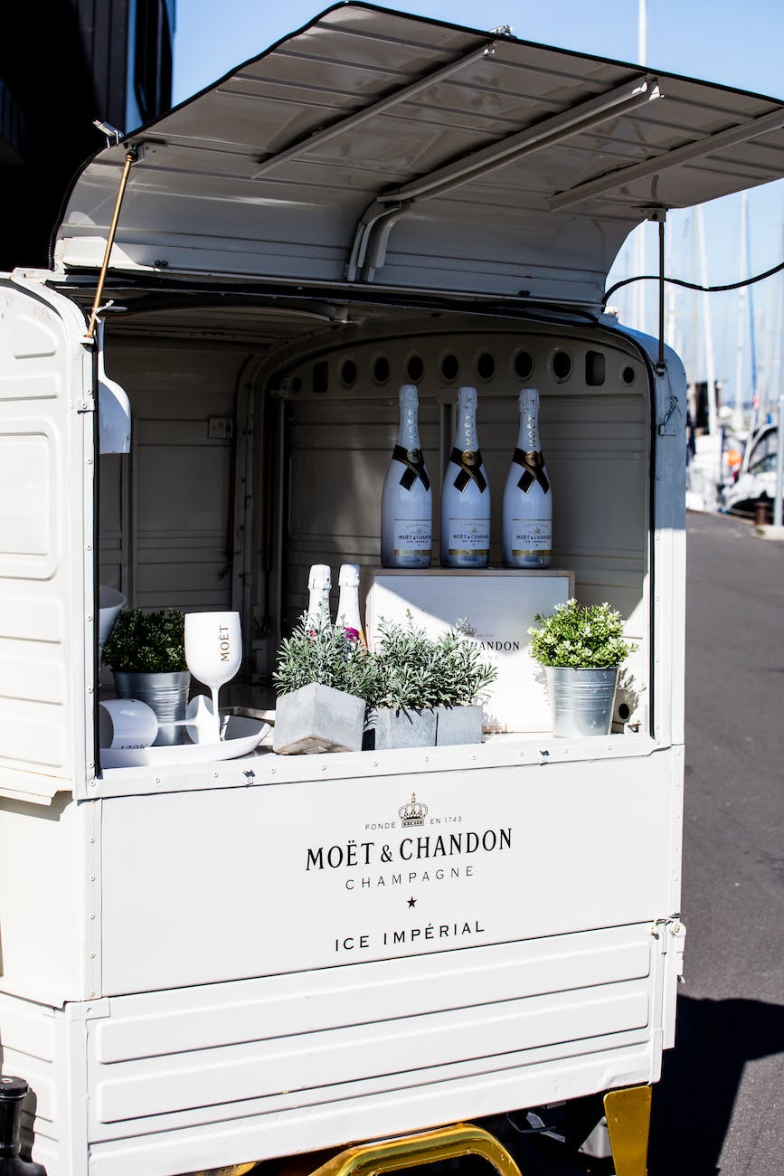 photo of white trailer